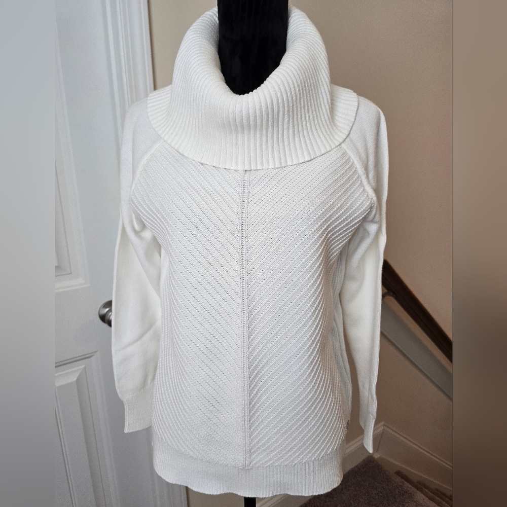 Calvin Klein sweater size S